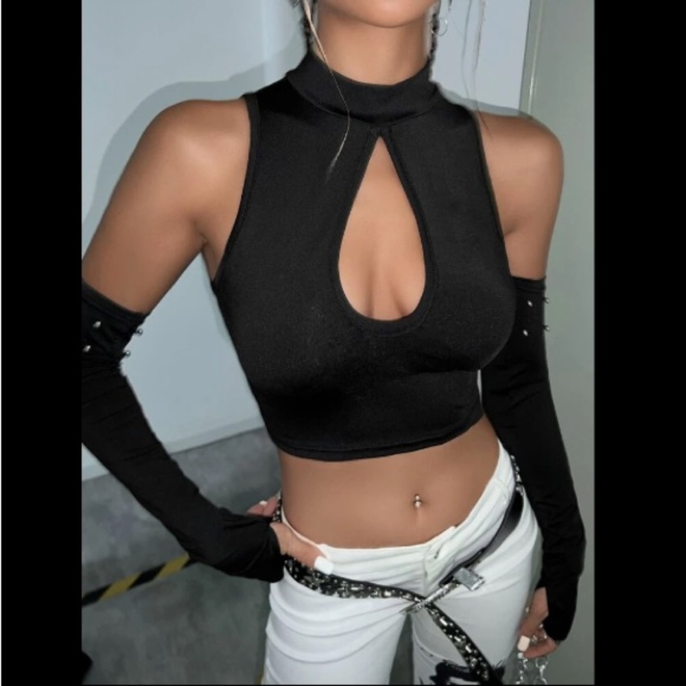 NEW ‘CHUN LI’ BLACK CUT OUT AND BEADED SLEEVE TOP - Picture 5 of 6